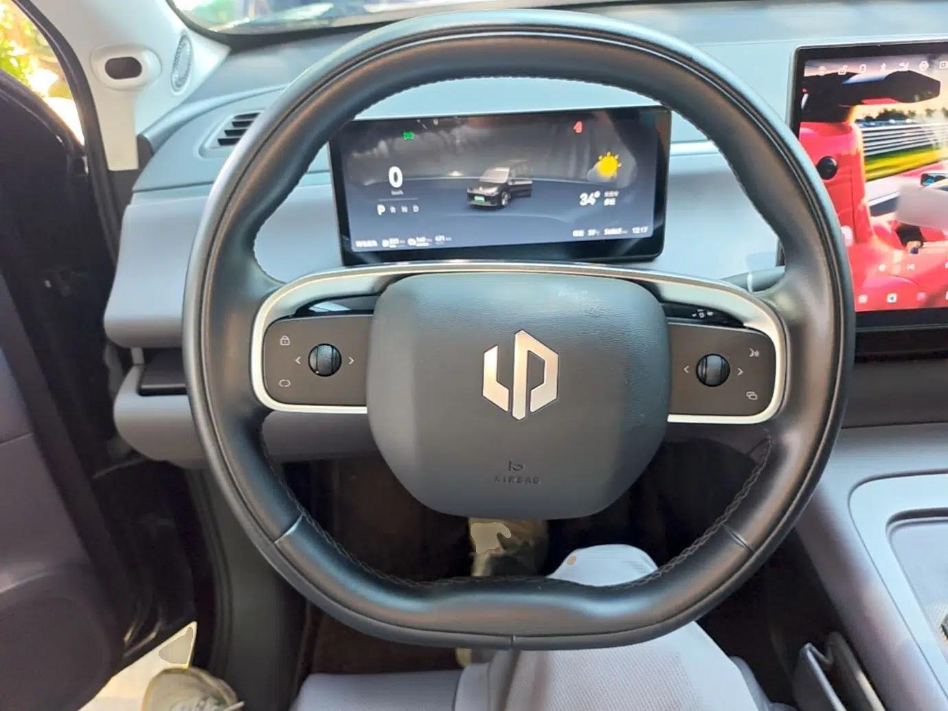 Leapmotor C16 2024 Range-Extended 200 Luxury Edition — миниатюра 13
