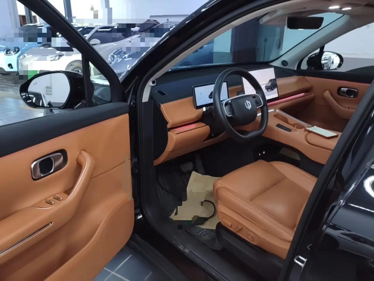Leapmotor C16 2026 Extended-Range 280 LiDAR Zhizun Edition 6 Seats — миниатюра 18