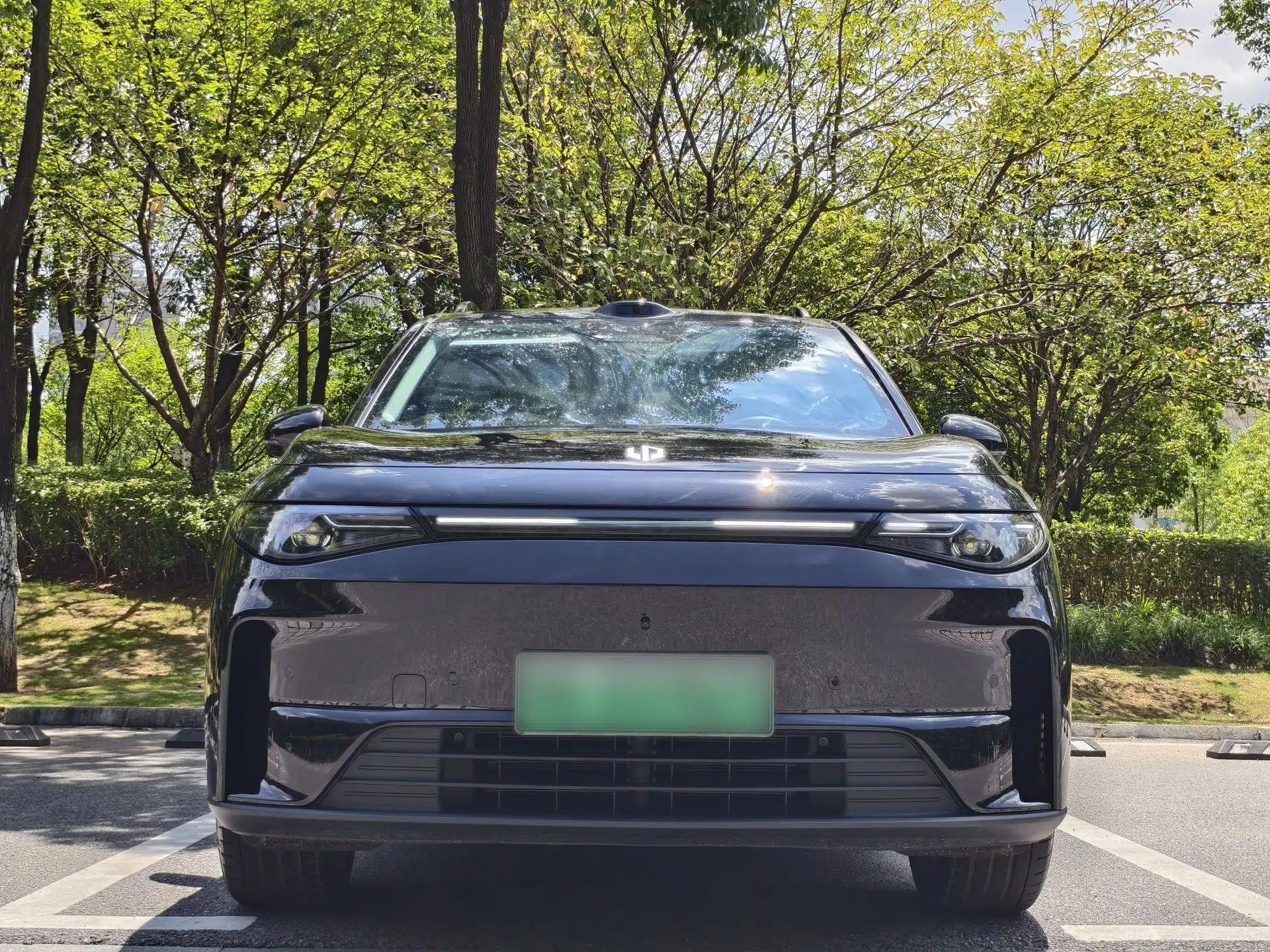 Leapmotor C16 2026 All-Electric 630 LiDAR Zhizun Edition 6 Seats — миниатюра 12