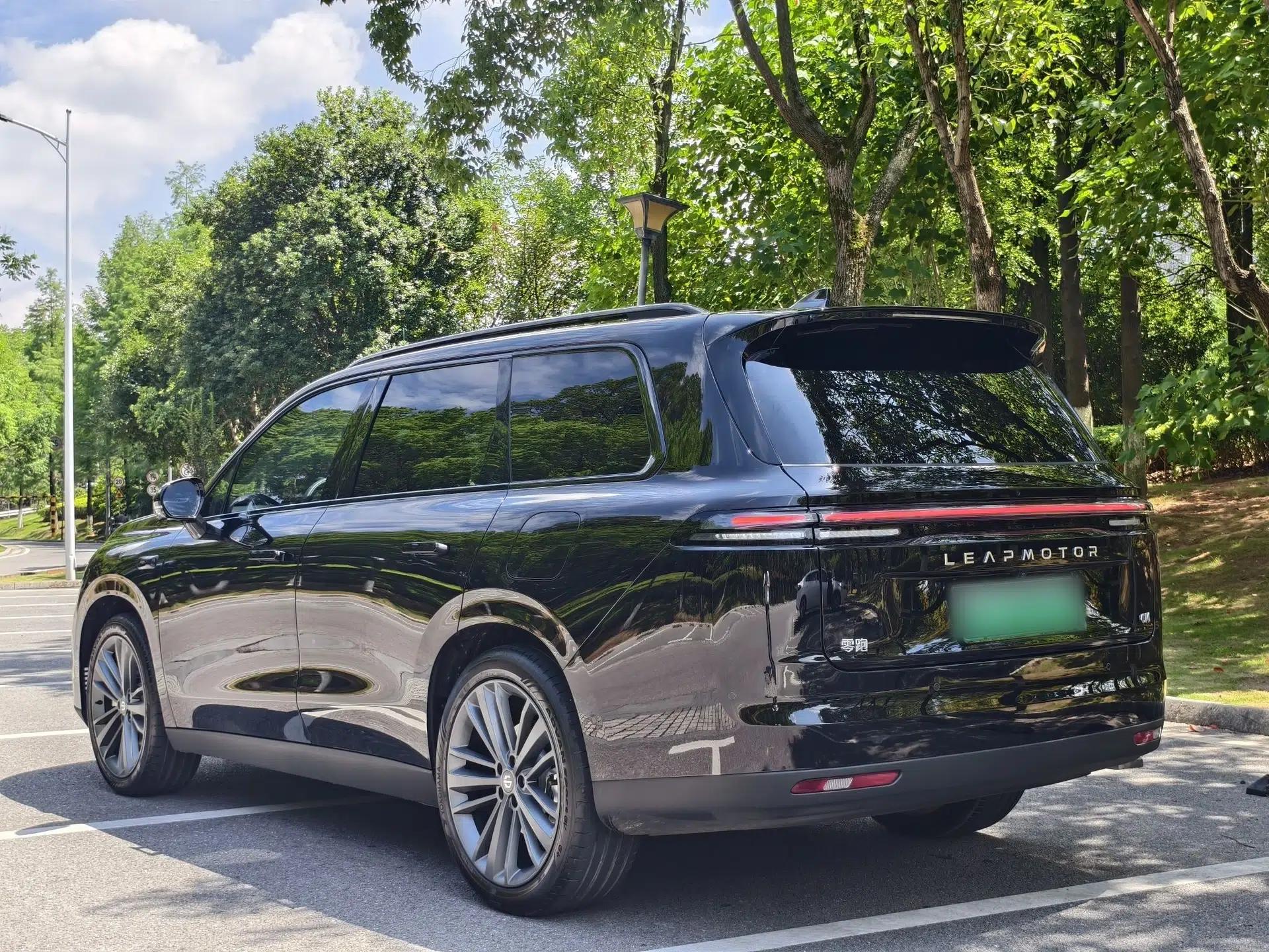 Leapmotor C16 2026 All-Electric 630 LiDAR Zhizun Edition 6 Seats — миниатюра 14