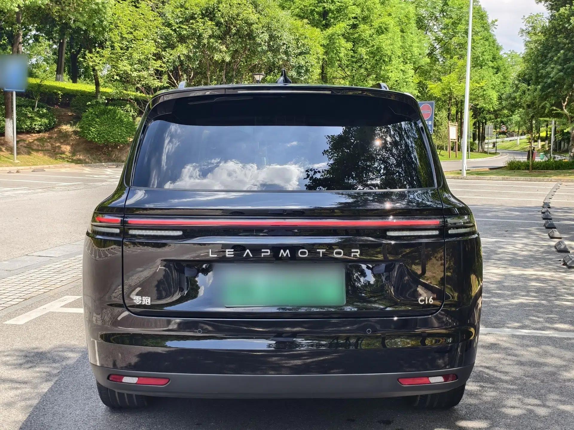 Leapmotor C16 2026 All-Electric 630 LiDAR Zhizun Edition 6 Seats — миниатюра 15
