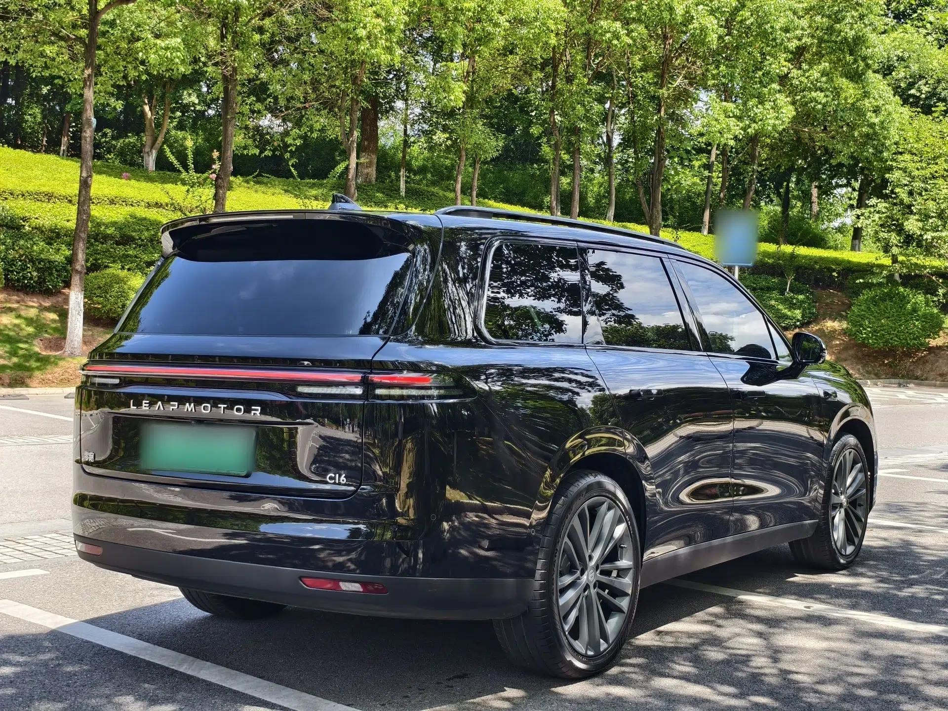 Leapmotor C16 2026 All-Electric 630 LiDAR Zhizun Edition 6 Seats — миниатюра 16