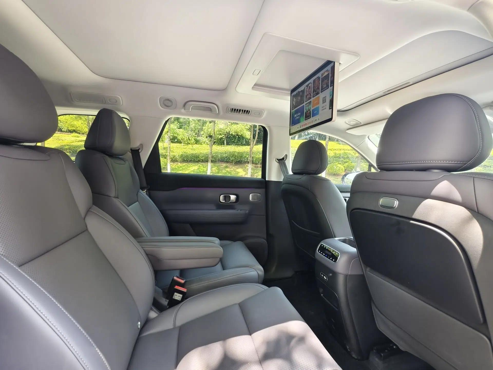 Leapmotor C16 2026 All-Electric 630 LiDAR Zhizun Edition 6 Seats — миниатюра 31