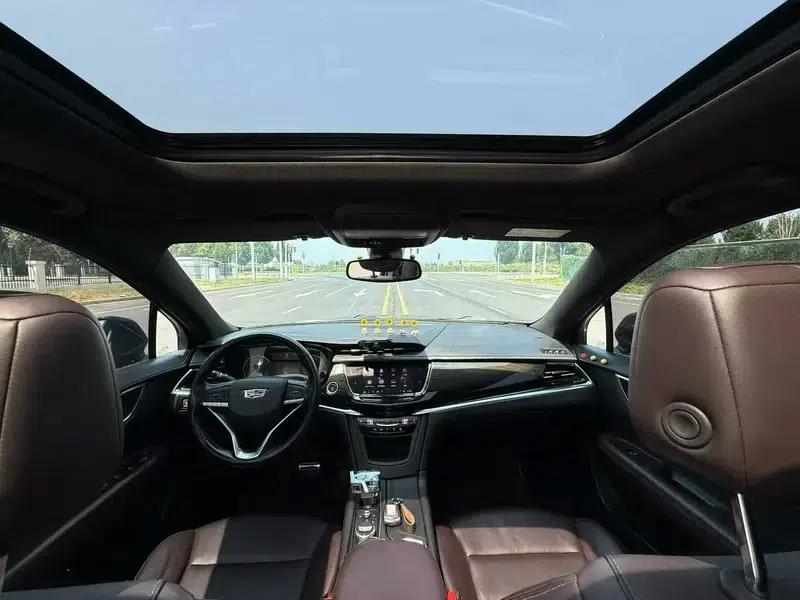 Cadillac XT6 2022 2.0T 7-seater 2WD Luxury — миниатюра 6