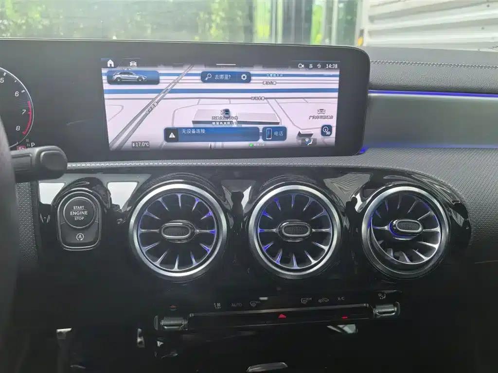 Imported 2025 Mercedes-Benz A-Class AMG A 35 4MATIC — миниатюра 11