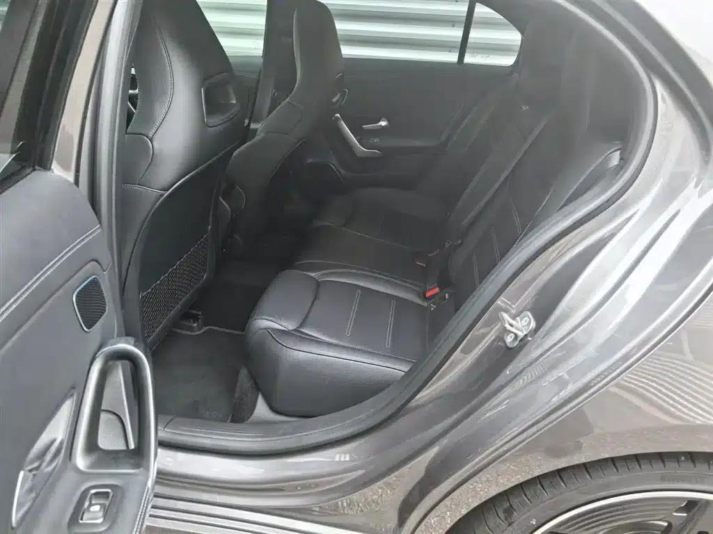 Imported 2025 Mercedes-Benz A-Class AMG A 35 4MATIC — миниатюра 12