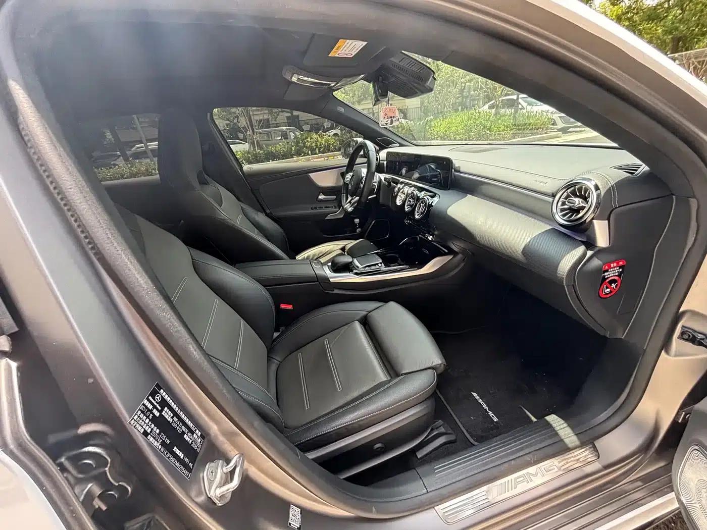 Imported 2020 Mercedes-Benz A-Class AMG A 35 4MATIC — миниатюра 13