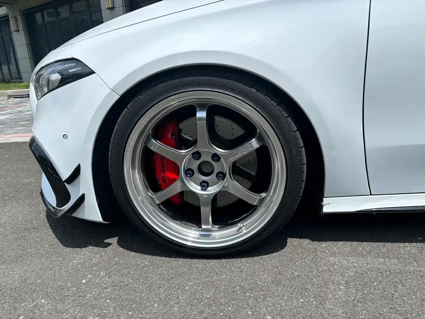 Imported 2020 Mercedes-Benz A-Class AMG A 35 4MATIC — миниатюра 14