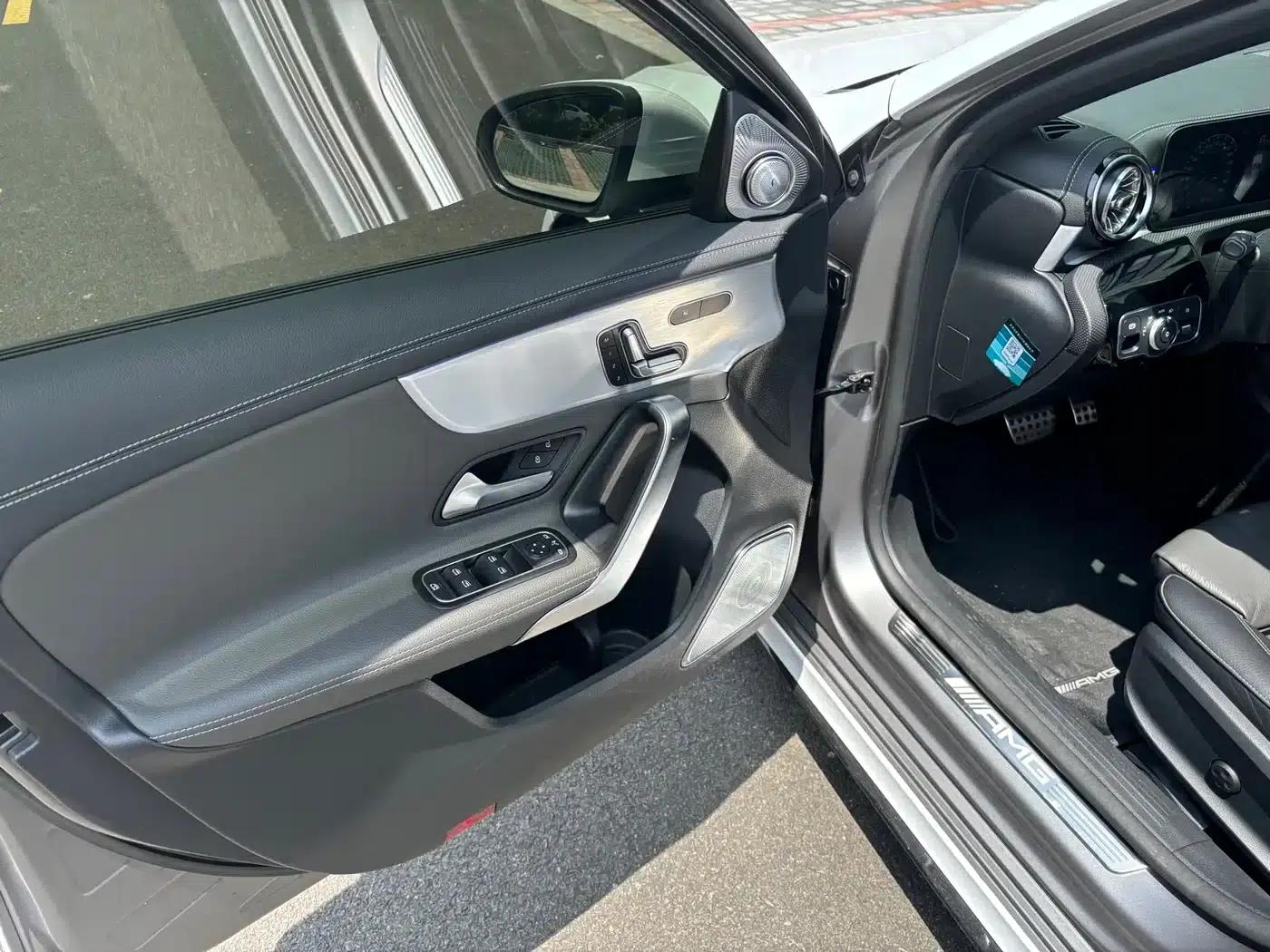 Imported 2020 Mercedes-Benz A-Class AMG A 35 4MATIC — миниатюра 4