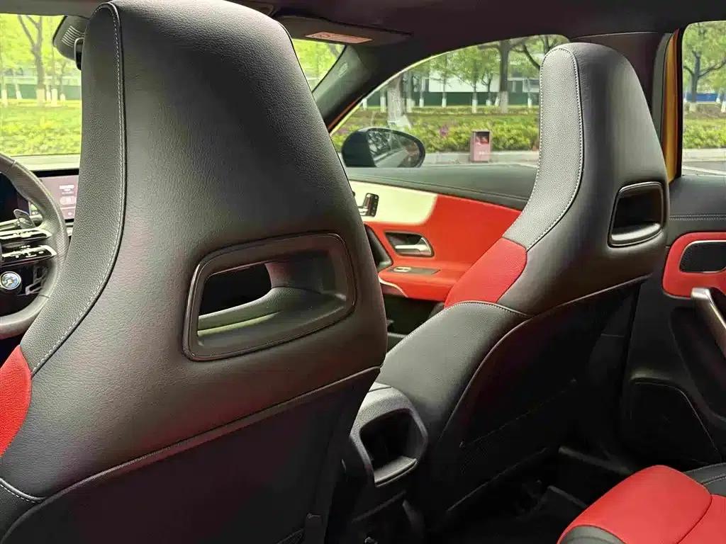 Imported 2024 Mercedes-Benz A-Class AMG A 35 4MATIC — миниатюра 12
