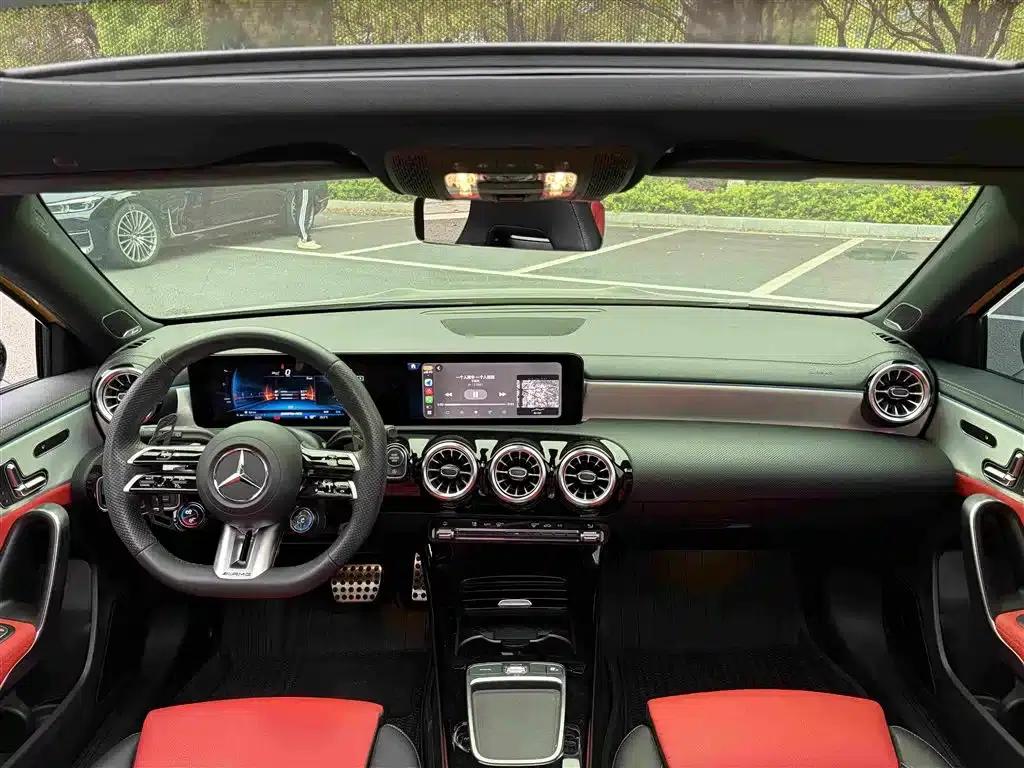 Imported 2024 Mercedes-Benz A-Class AMG A 35 4MATIC — миниатюра 15