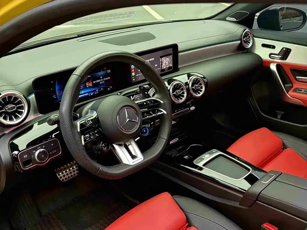 Imported 2024 Mercedes-Benz A-Class AMG A 35 4MATIC — миниатюра 16
