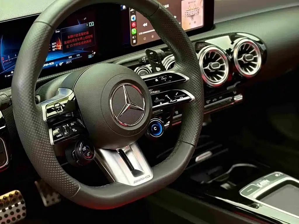Imported 2024 Mercedes-Benz A-Class AMG A 35 4MATIC — миниатюра 10