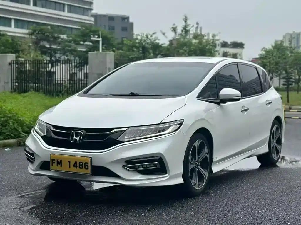 Jade 2017 210TURBO CVT Luxury Edition 5-seater — миниатюра 1
