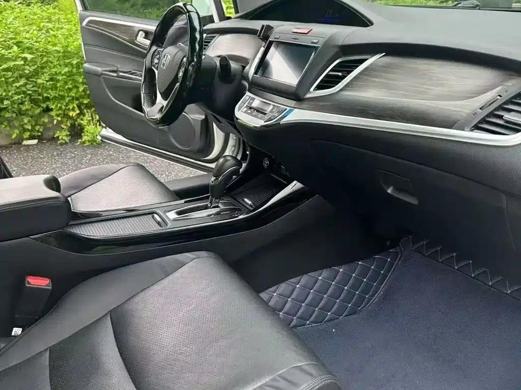 Jade 2017 210TURBO CVT Luxury Edition 5-seater — миниатюра 8