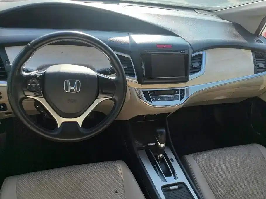 Jade 2014 1.8L Automatic Comfort Elite Edition 5-seater — миниатюра 12