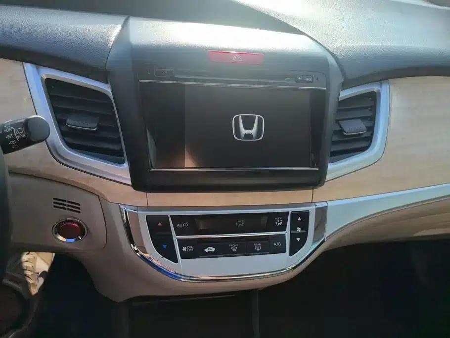 Jade 2014 1.8L Automatic Comfort Elite Edition 5-seater — миниатюра 13