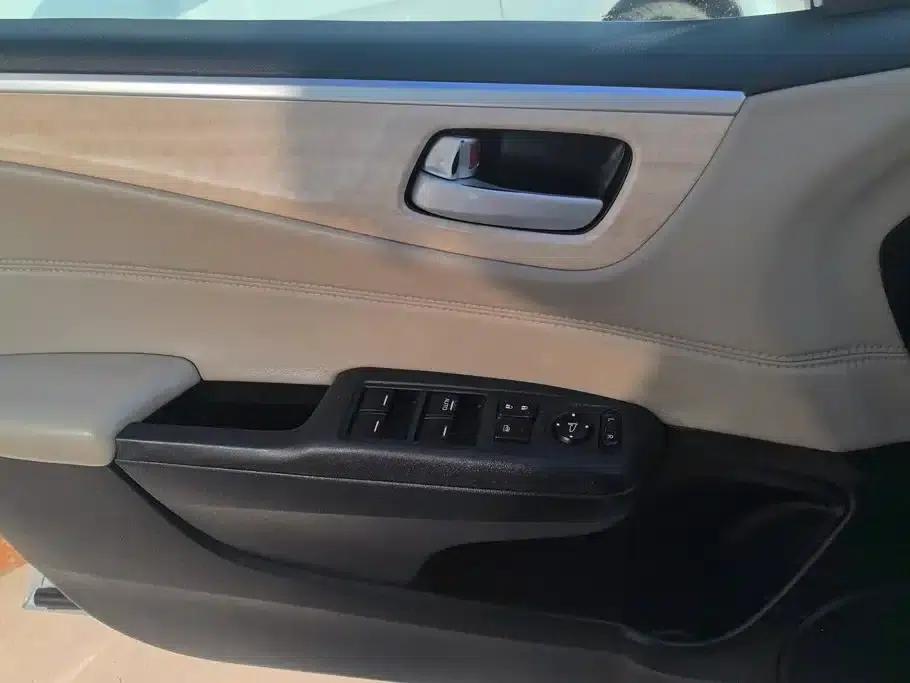 Jade 2014 1.8L Automatic Comfort Elite Edition 5-seater — миниатюра 7