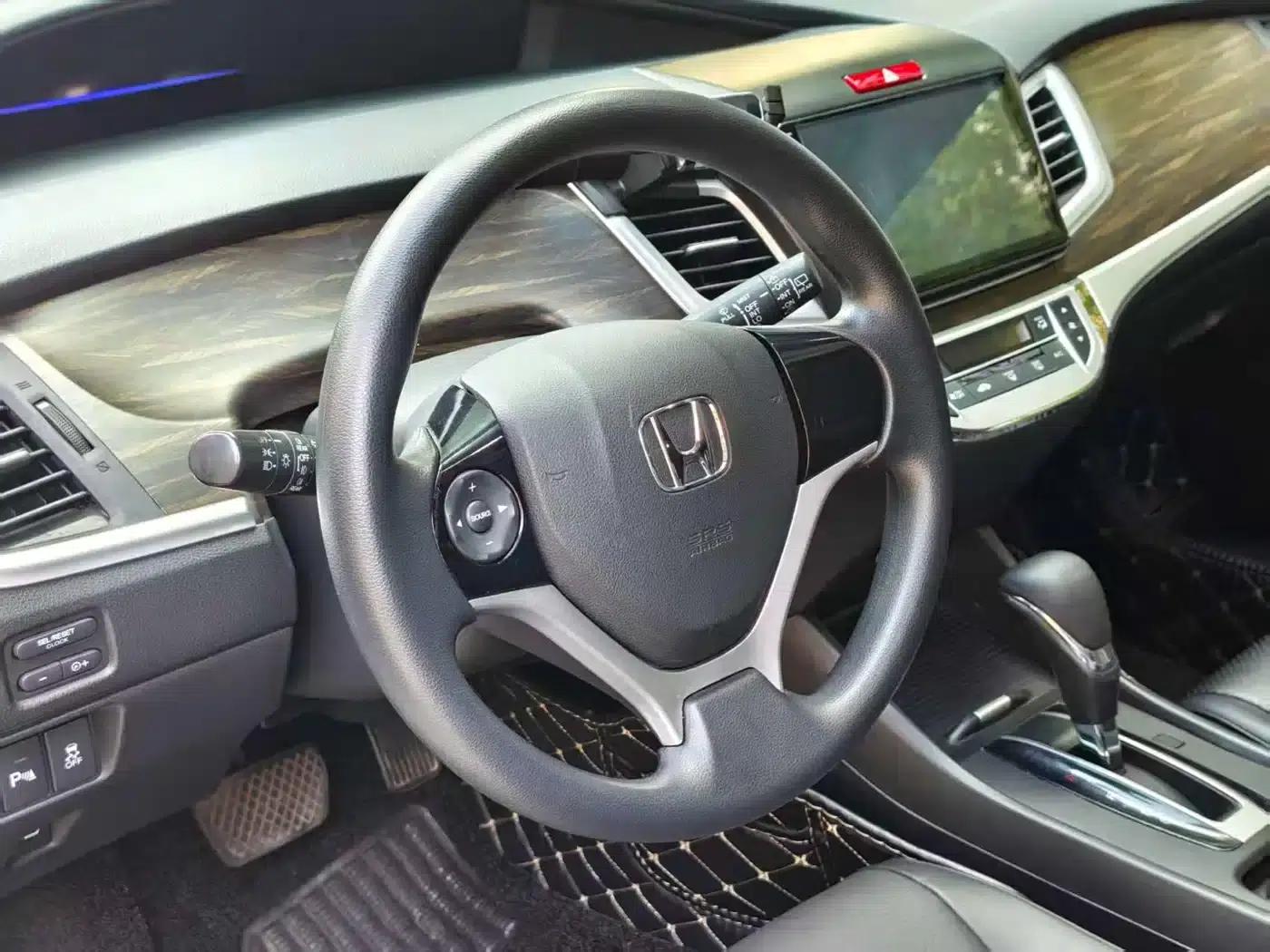 Jade 2017 1.8L Automatic Comfort Edition 5-seater — миниатюра 8