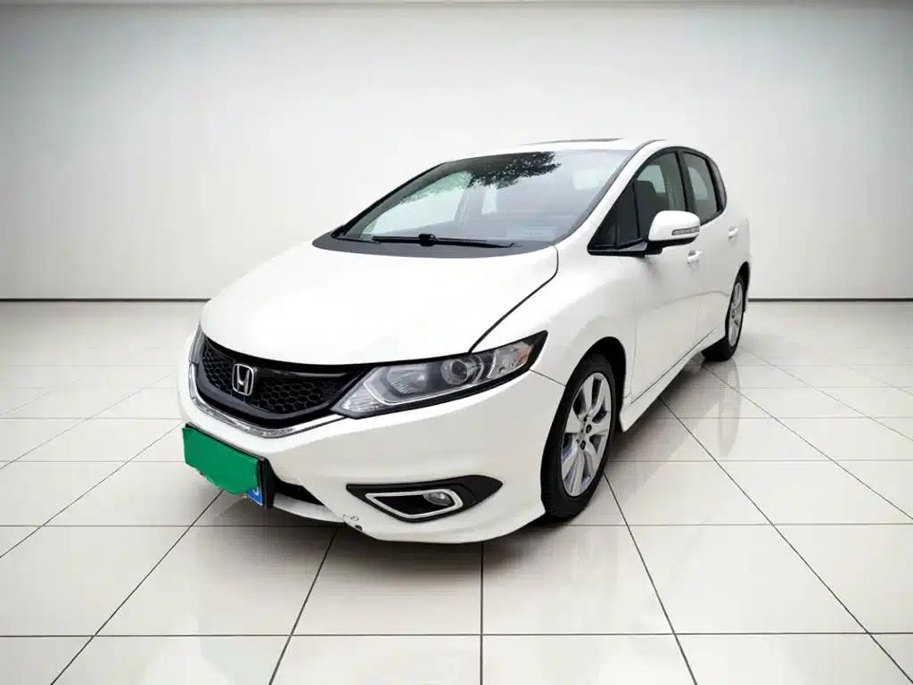 Jade 2014 1.8L Automatic Comfort Elite Edition 5-seater — миниатюра 2