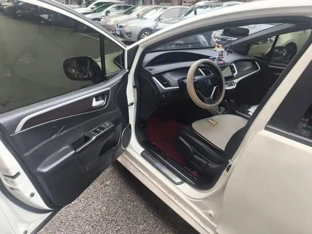 Jade 2014 1.8L Automatic Comfort Elite Edition 5-seater — миниатюра 14