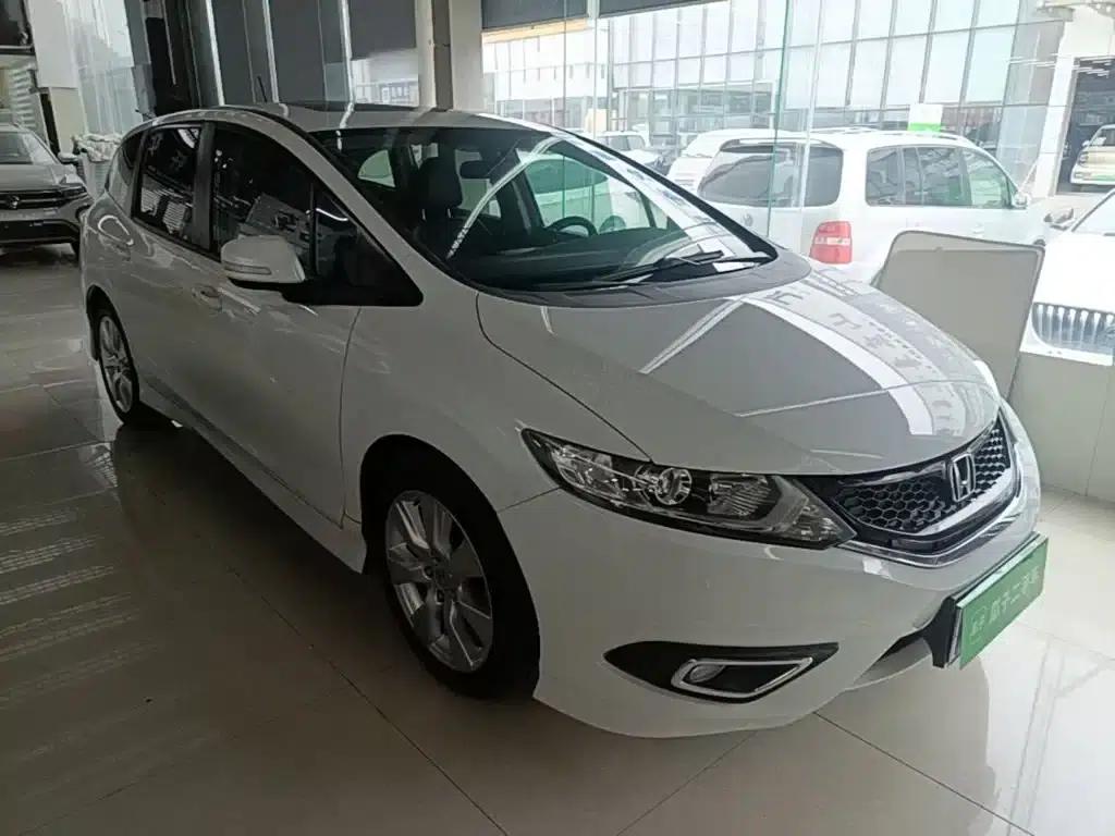 Jade 2016 1.8L Automatic Comfort Elite Edition 5-seater — миниатюра 4