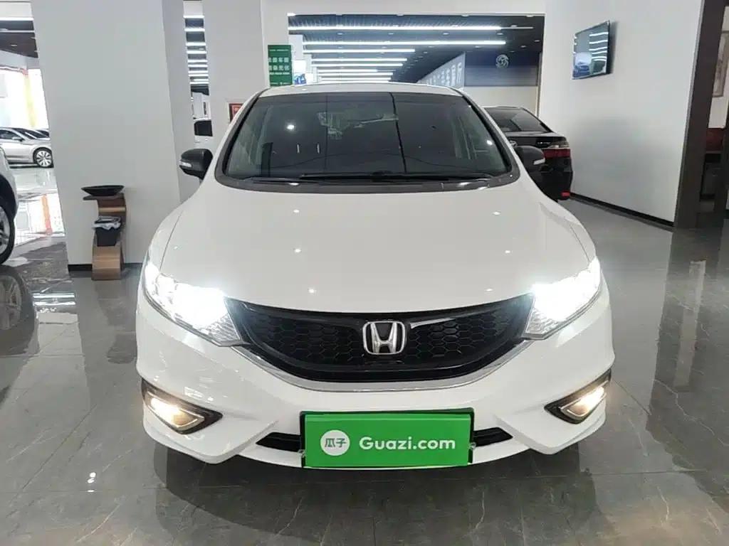 Jade 2014 1.8L CVT Luxury Premium Edition 5-seater — миниатюра 3