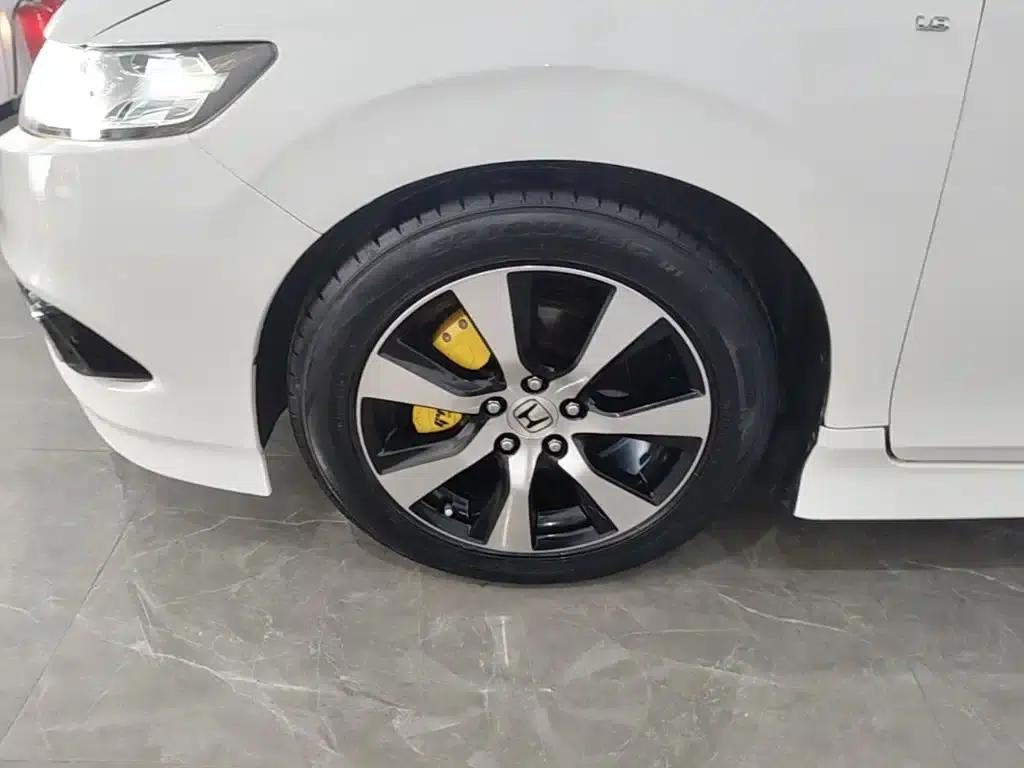 Jade 2014 1.8L CVT Luxury Premium Edition 5-seater — миниатюра 23