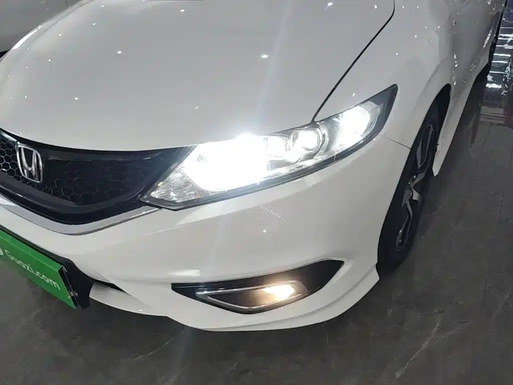 Jade 2014 1.8L CVT Luxury Premium Edition 5-seater — миниатюра 24