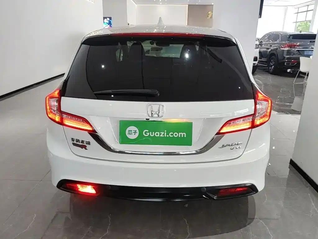 Jade 2014 1.8L CVT Luxury Premium Edition 5-seater — миниатюра 6