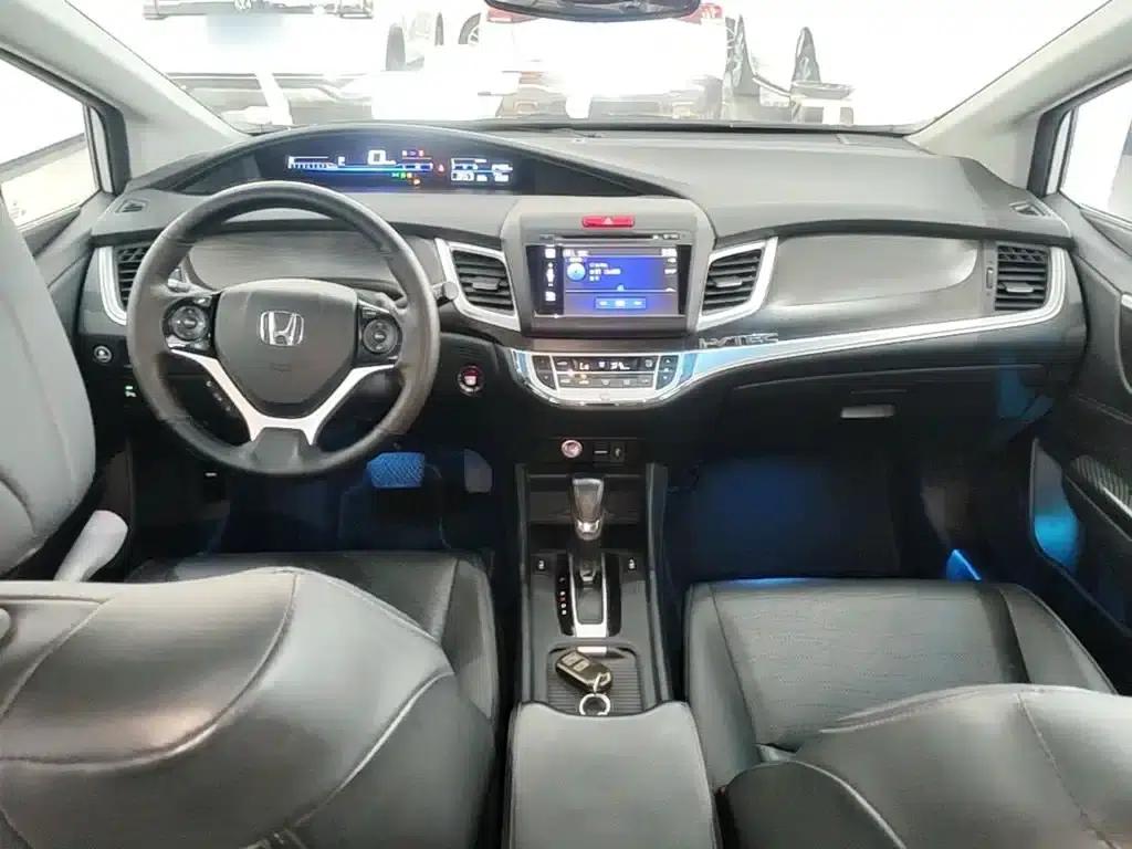 Jade 2014 1.8L CVT Luxury Premium Edition 5-seater — миниатюра 10
