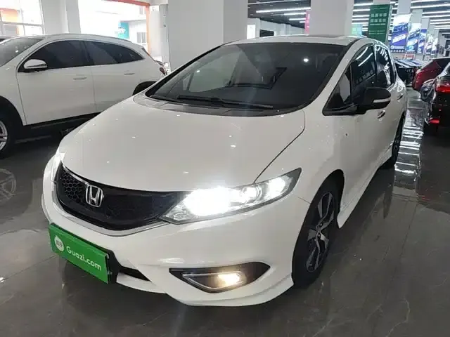 Jade 2014 1.8L CVT Luxury Premium Edition 5-seater