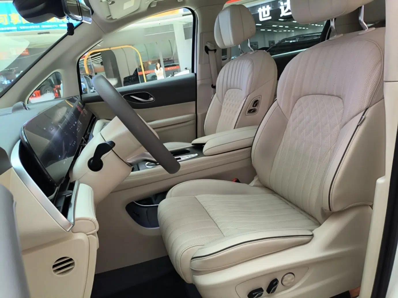 VOYAH Dream 2022 Low-Carbon Edition Dream+ Smart Enjoyment Package — миниатюра 17
