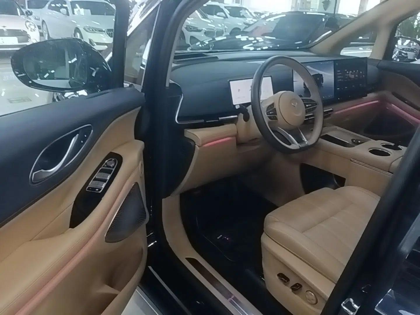 VOYAH Dream 2025 PHEV Four-Wheel Drive Prestige Kunpeng Edition — миниатюра 18