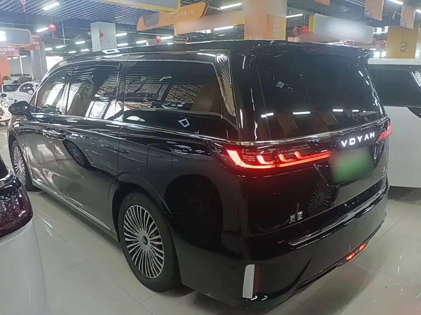 VOYAH Dream 2025 PHEV Four-Wheel Drive Prestige Kunpeng Edition — миниатюра 4