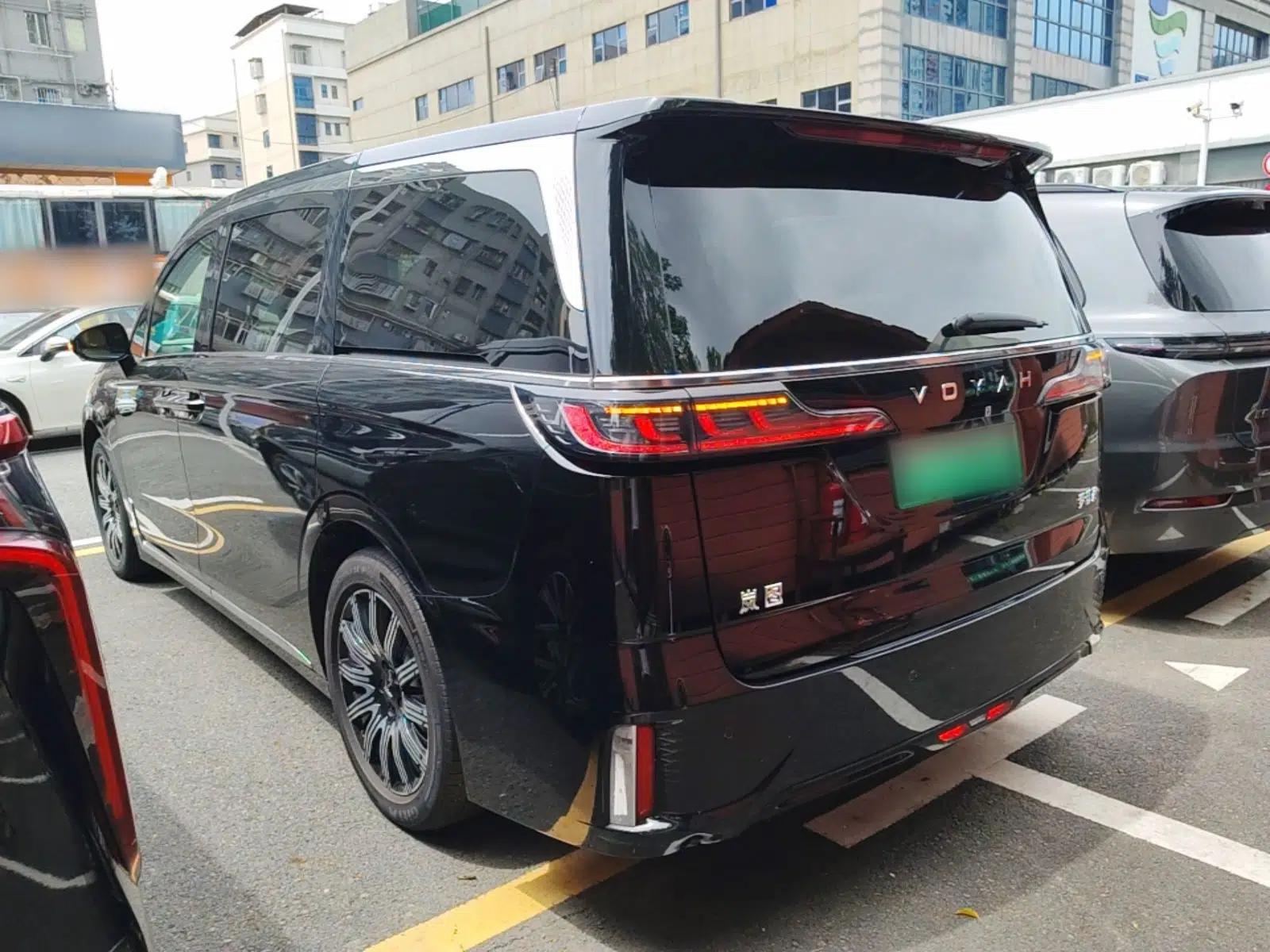 VOYAH Dream 2025 EV Long-range Century Edition — миниатюра 4