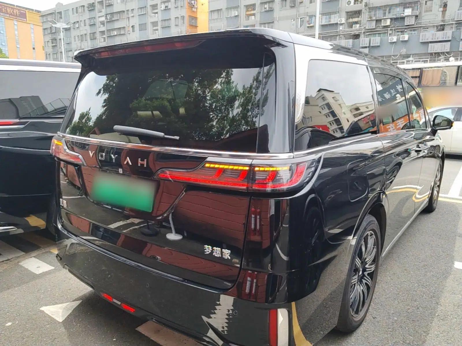 VOYAH Dream 2025 EV Long-range Century Edition — миниатюра 6
