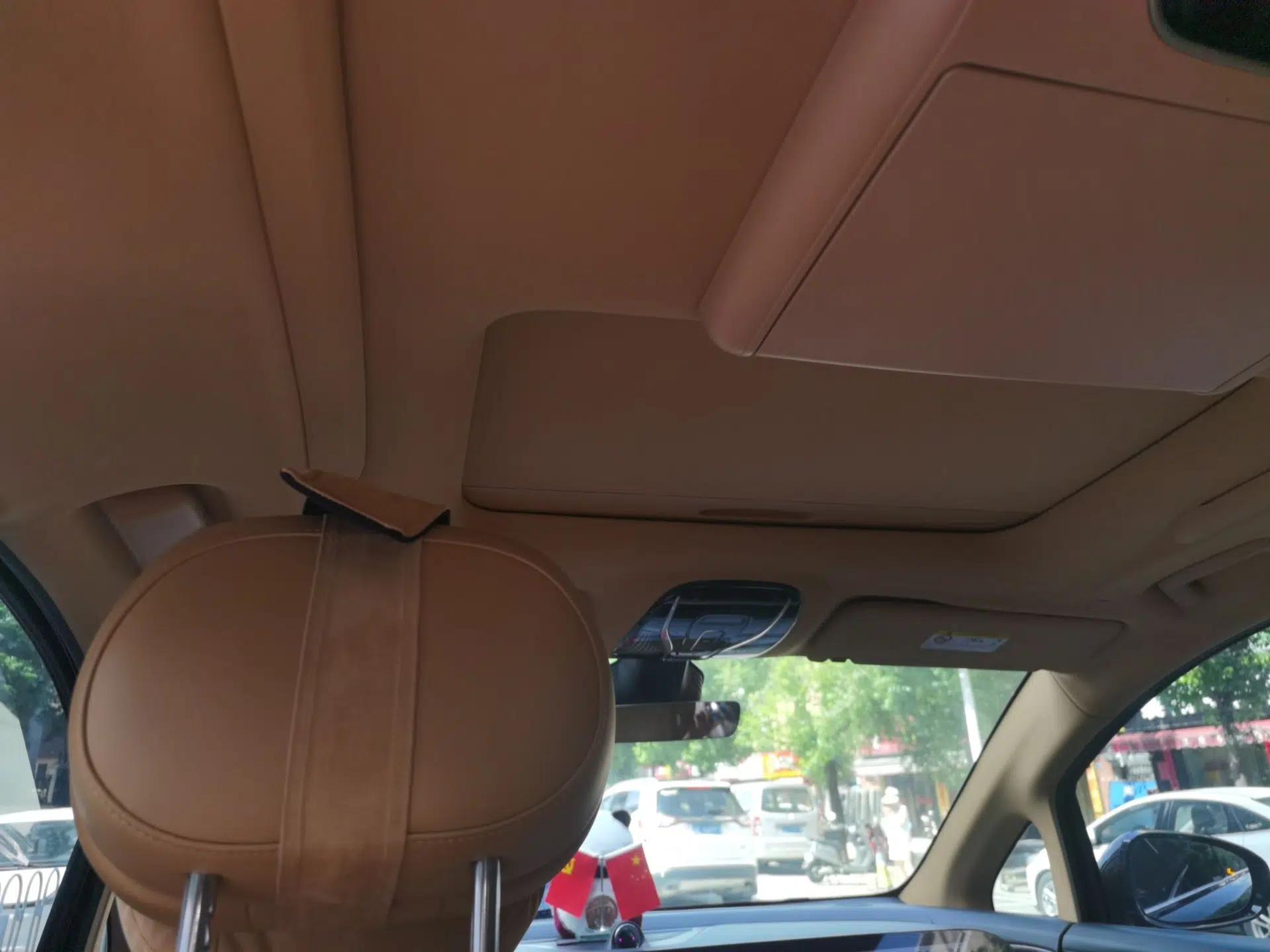 VOYAH Dream 2024 PHEV Extended-Range Premium Edition — миниатюра 18