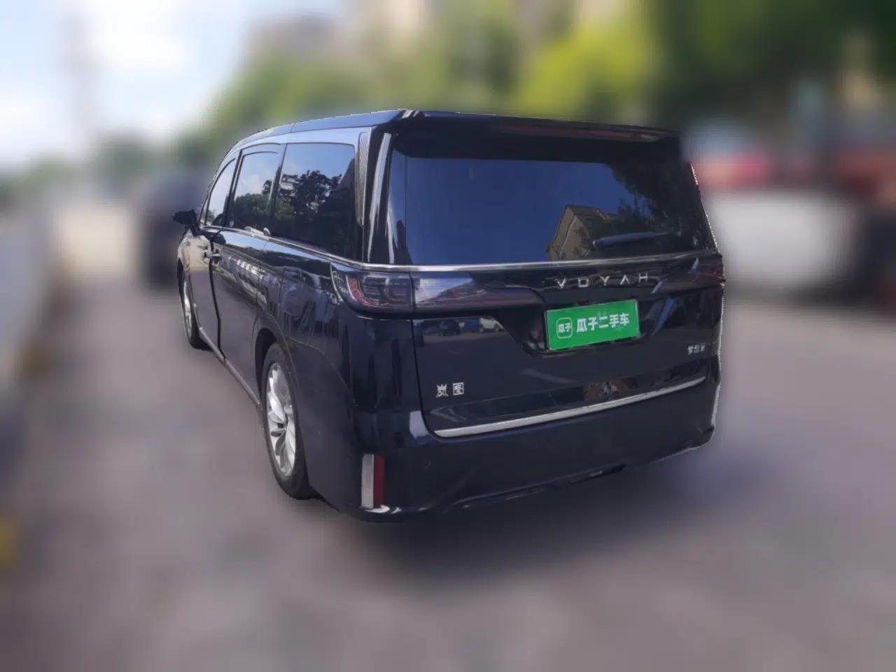 VOYAH Dream 2024 PHEV Extended-Range Premium Edition — миниатюра 4