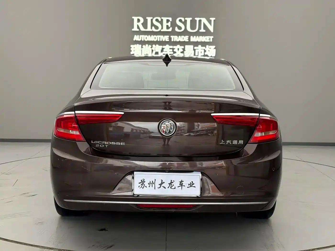 Buick LaCrosse 2018 20T Elite — миниатюра 10