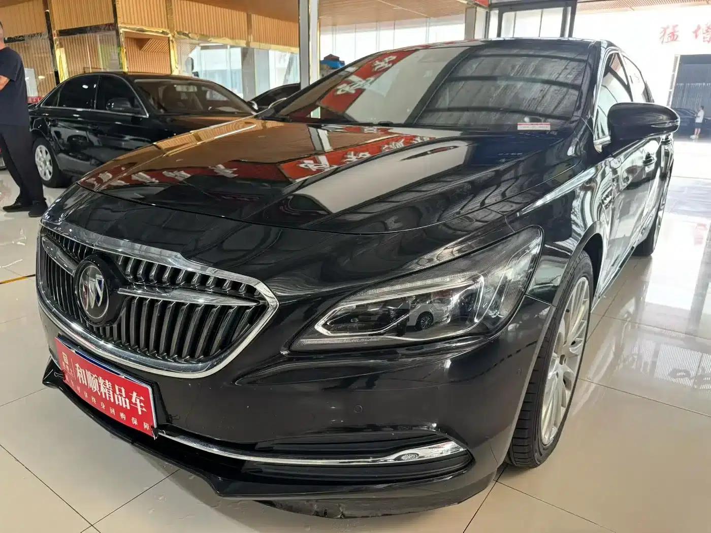 Buick LaCrosse 2018 28T Luxury Edition — миниатюра 1