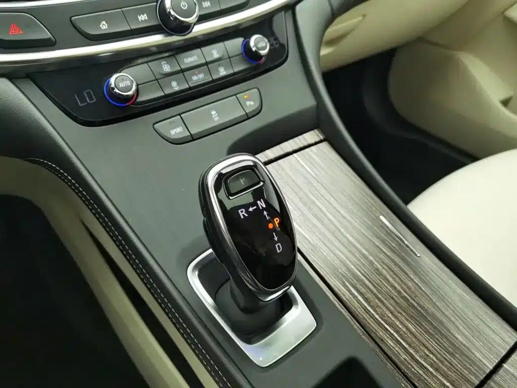 Buick LaCrosse 2019 28T Elite — миниатюра 13