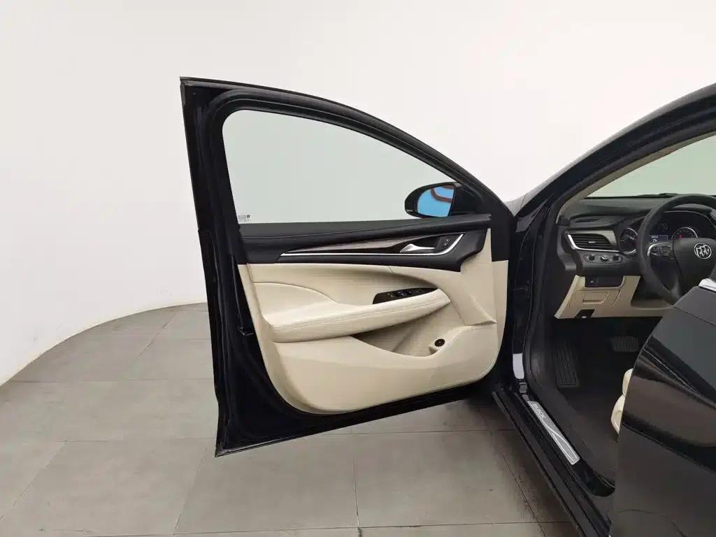 Buick LaCrosse 2019 28T Elite — миниатюра 8