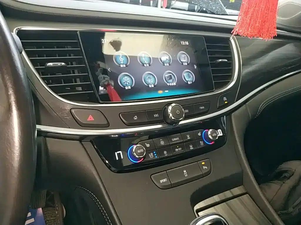 Buick LaCrosse 2018 20T Elite — миниатюра 13