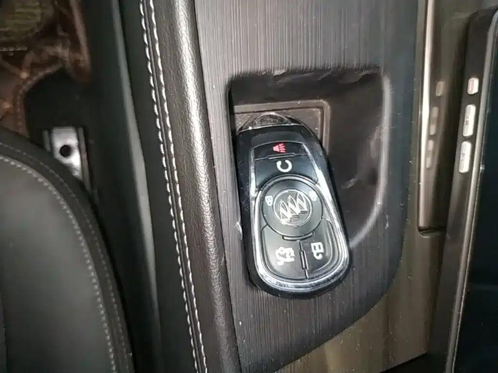 Buick LaCrosse 2018 20T Elite — миниатюра 9