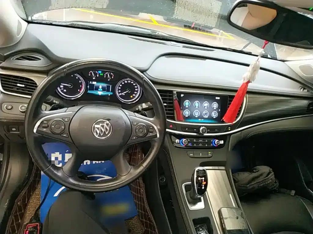 Buick LaCrosse 2018 20T Elite — миниатюра 10