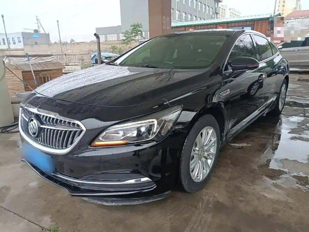 Buick LaCrosse 2018 20T Elite — миниатюра 1