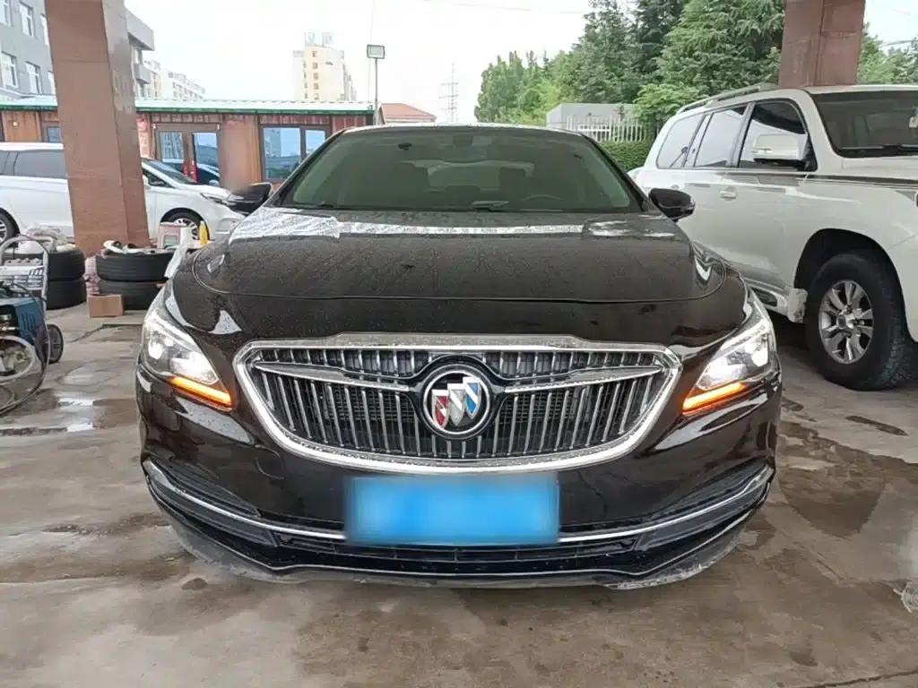 Buick LaCrosse 2018 20T Elite — миниатюра 3
