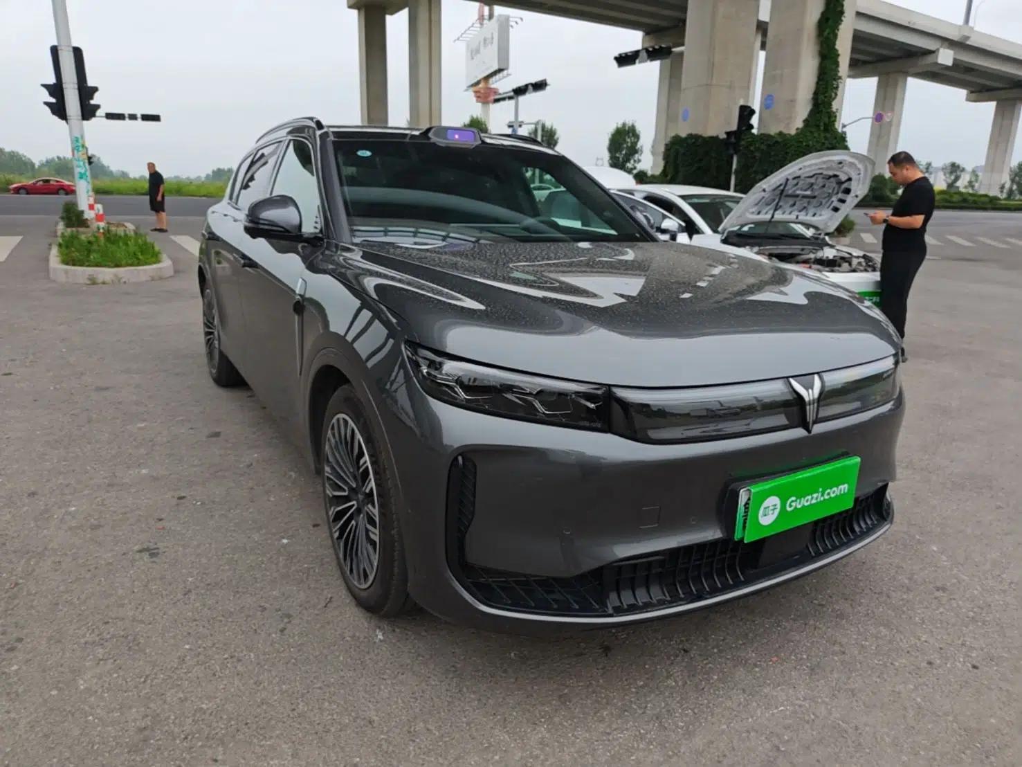 VOYAH FREE 2025 Model FREE+ Four-Wheel-Drive Qiankun Edition — миниатюра 3
