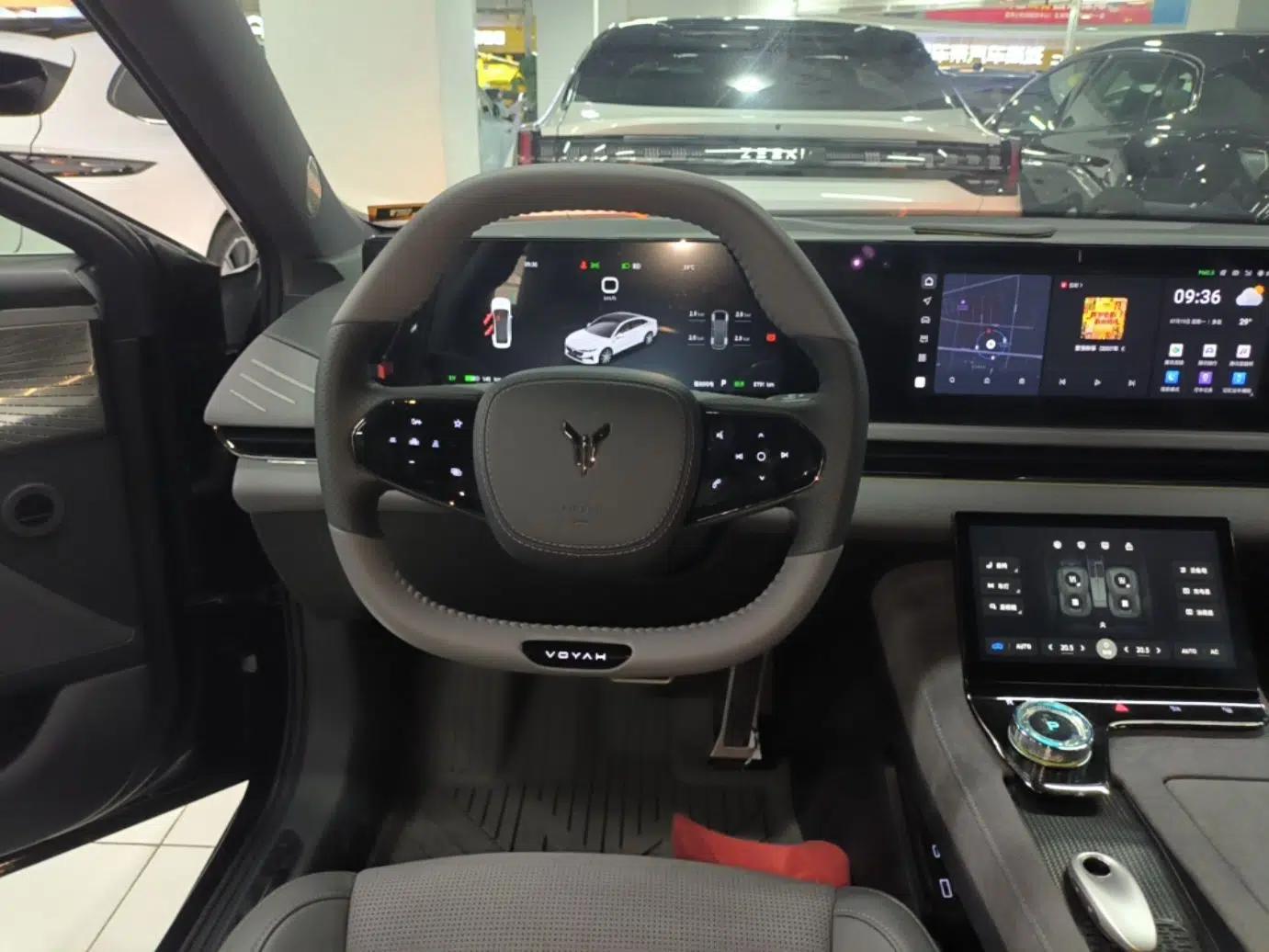 VOYAH PASSION 2024 PHEV Four-Wheel Drive Ultra-Long Range Executive Edition — миниатюра 13